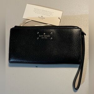 ❄️ NWT Kate Spade Pebbled Layton Black Leather Wristlet